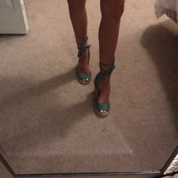 SUPER CUTE DENIM ANKLE WRAP WEDGES - Picture 7 of 8